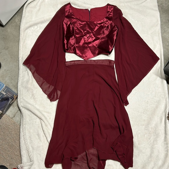 Burgundy dance costume. - Picture 1 of 3